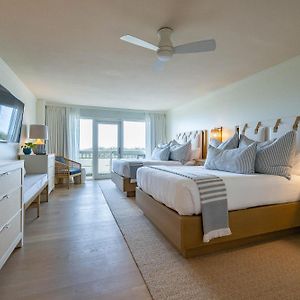 Quarto superior com cama grande